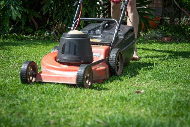 How Long Do Lawn Mower Batteries Last and How to Extend Their Lifespan?